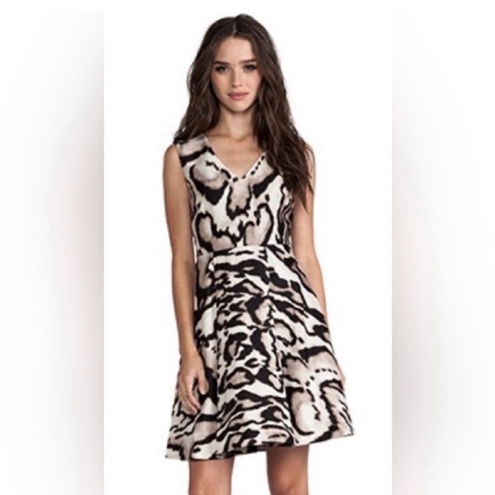 Diane Von Furstenberg Renna Leopard Print Fit & Flare Silk Wool Dress EUC Size 2